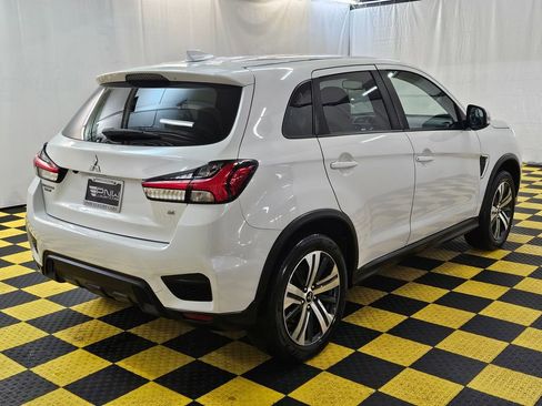 Used 2021 Mitsubishi Outlander Sport SE image 3