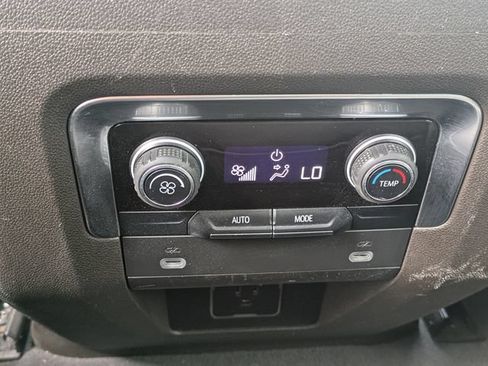 Used 2024 Chevrolet Tahoe LT RWD image 13