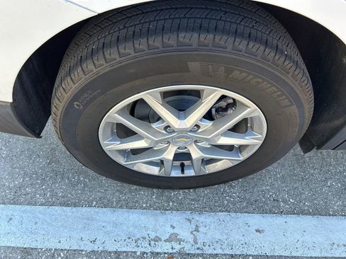 Used 2023 Chevrolet Equinox LS image 6