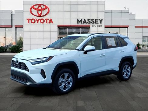 Used 2025 Toyota RAV4 XLE w/ Convenience Package image 7