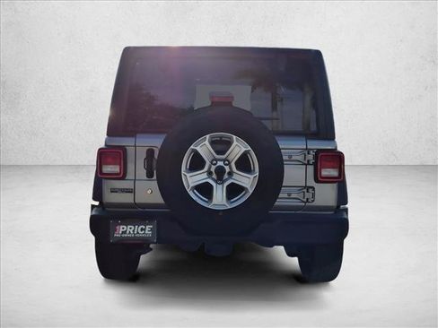 Used 2018 Jeep Wrangler Unlimited Sport S AWD/4WD image 7