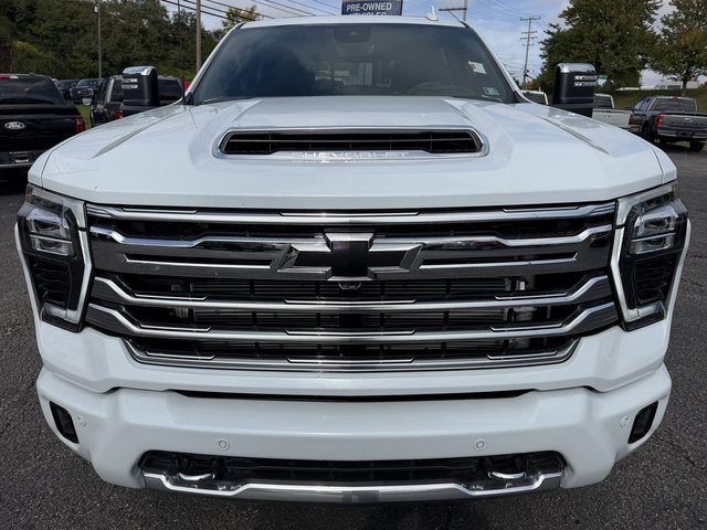 Used 2026 Chevrolet Silverado 2500 High Country w/ High Country Premium Package AWD/4WD image 9