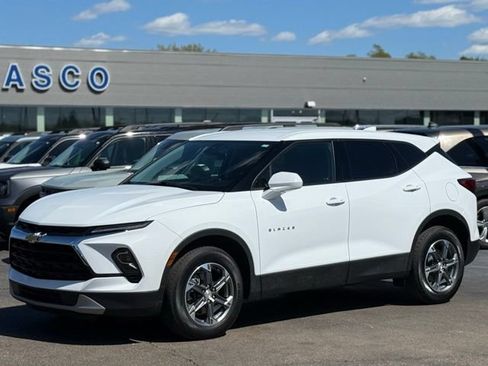 Used 2025 Chevrolet Blazer LT AWD/4WD image 19