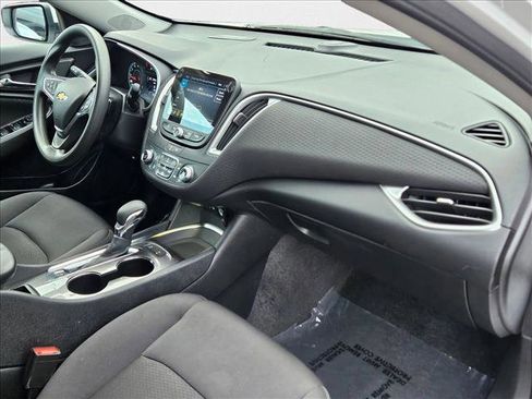 Used 2025 Chevrolet Malibu LT image 27