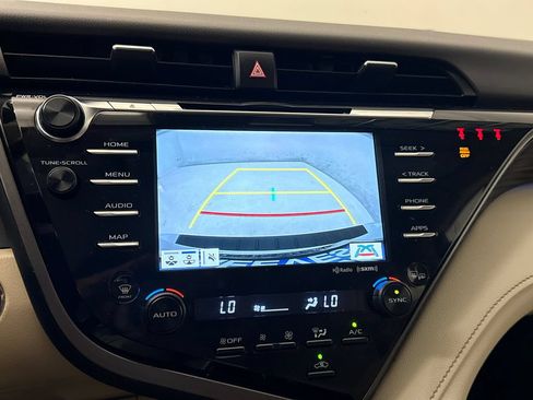Used 2020 Toyota Camry XLE FWD image 21