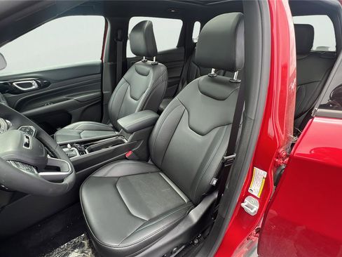 New 2025 Jeep Compass Limited w/ Sun & Sound Group AWD/4WD image 11