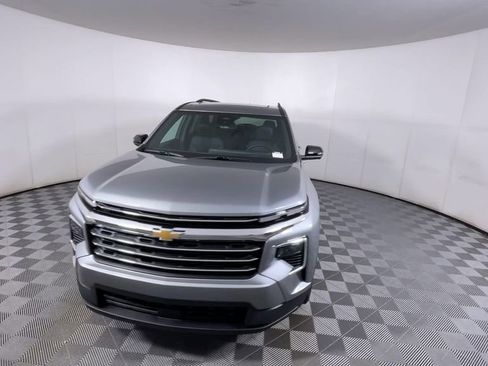 New 2026 Chevrolet Traverse LT w/ Sun and Wheel Package image 3