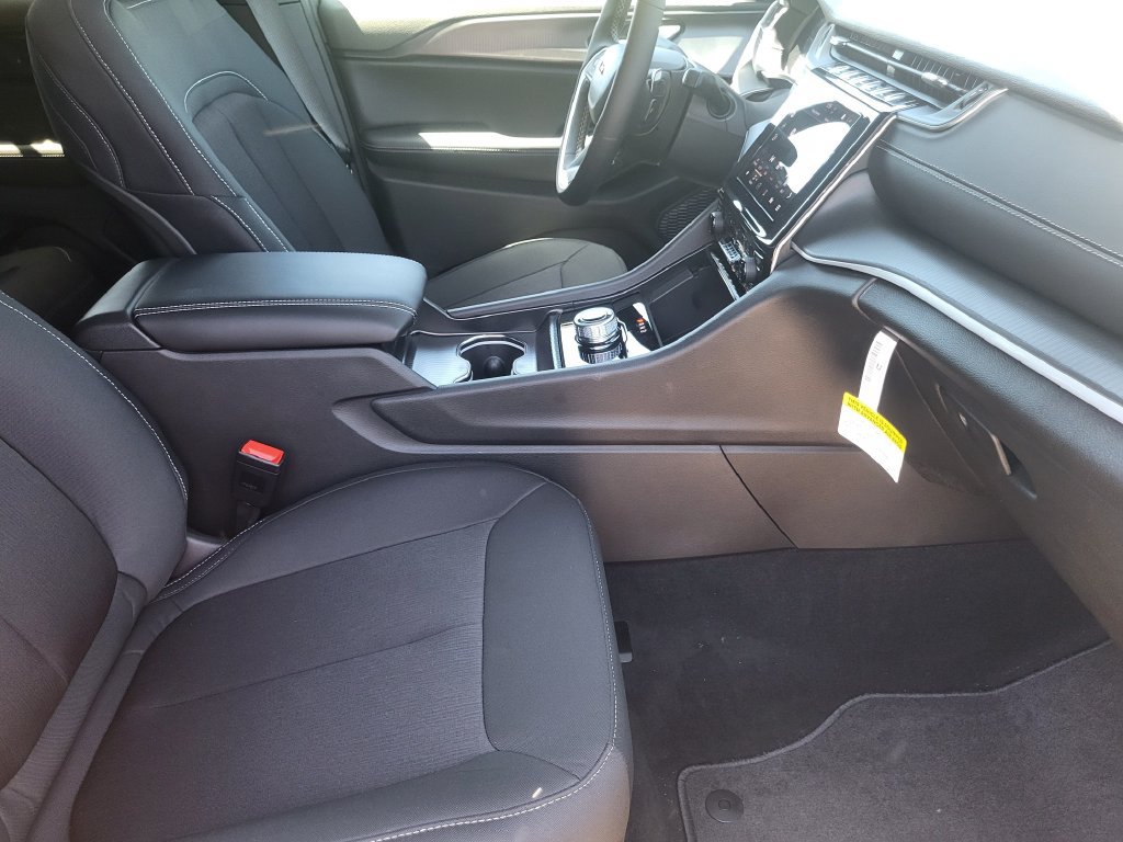 New 2026 Jeep Grand Cherokee Laredo X AWD/4WD image 13