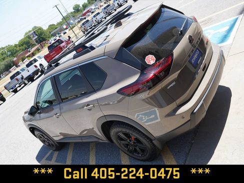 Used 2025 Nissan Rogue SV AWD/4WD image 13