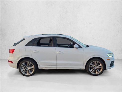 Used 2018 Audi Q3 2.0T Premium Plus w/ Premium Plus Package FWD image 4