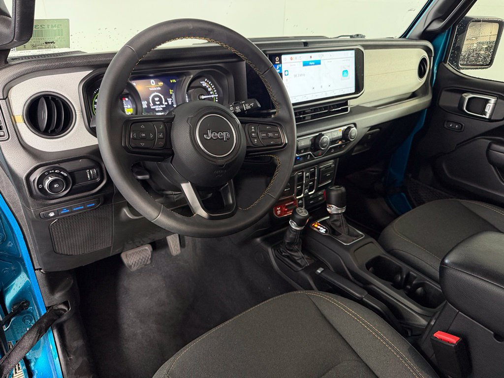 Used 2024 Jeep Wrangler Unlimited AWD/4WD image 13