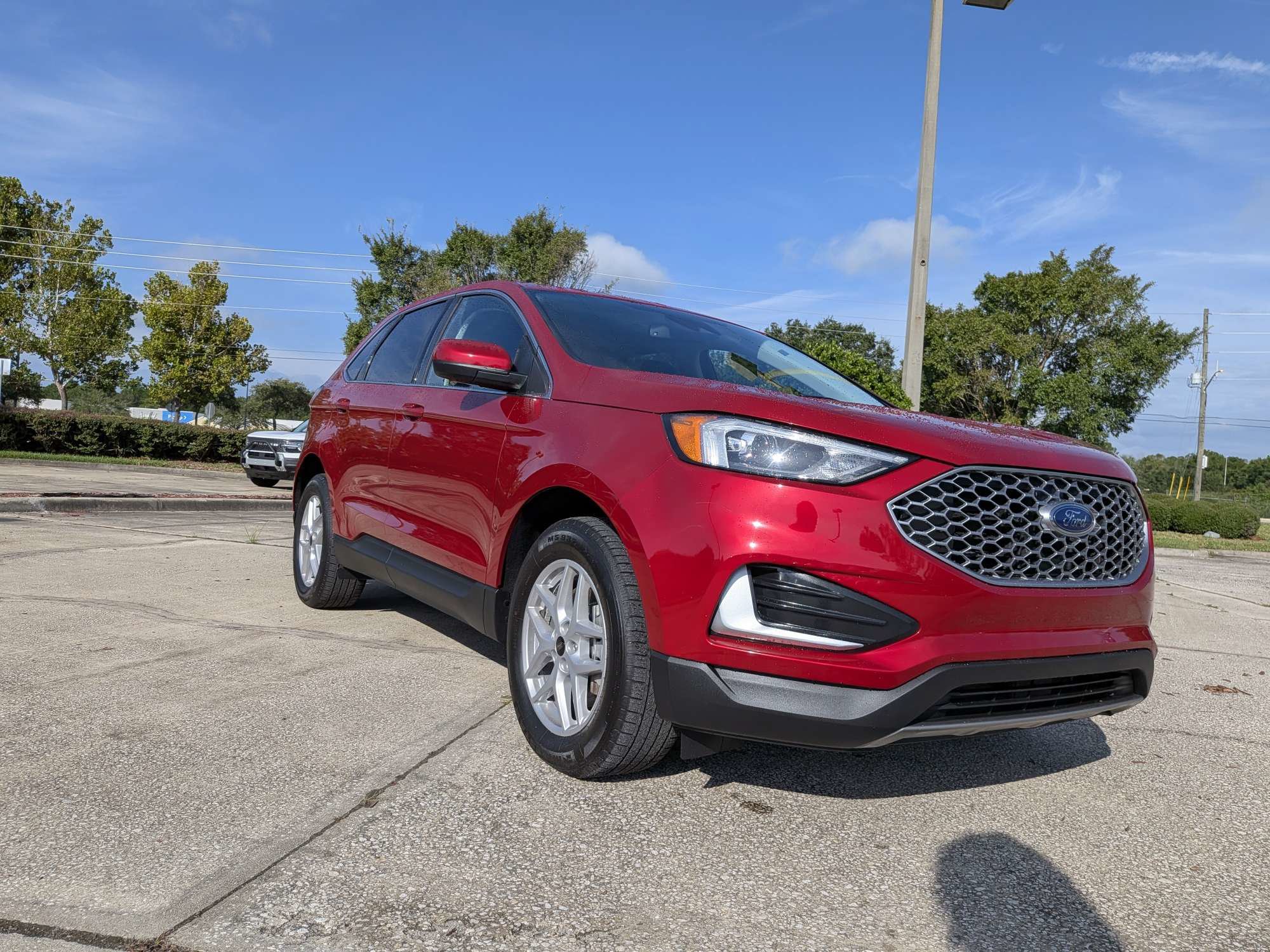 Used 2024 Ford Edge SEL AWD/4WD image 2