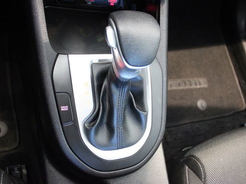 Used 2024 Kia Forte LXS w/ LXS Technology Package FWD image 17
