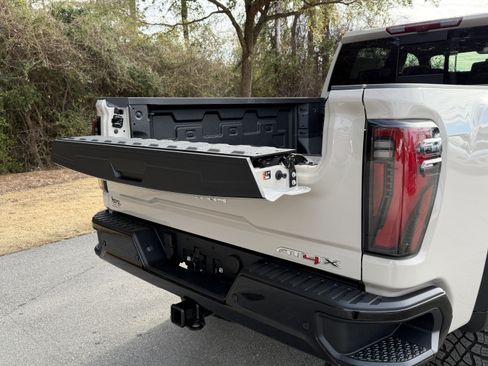 New 2026 GMC Sierra 1500 AT4X AWD/4WD image 11