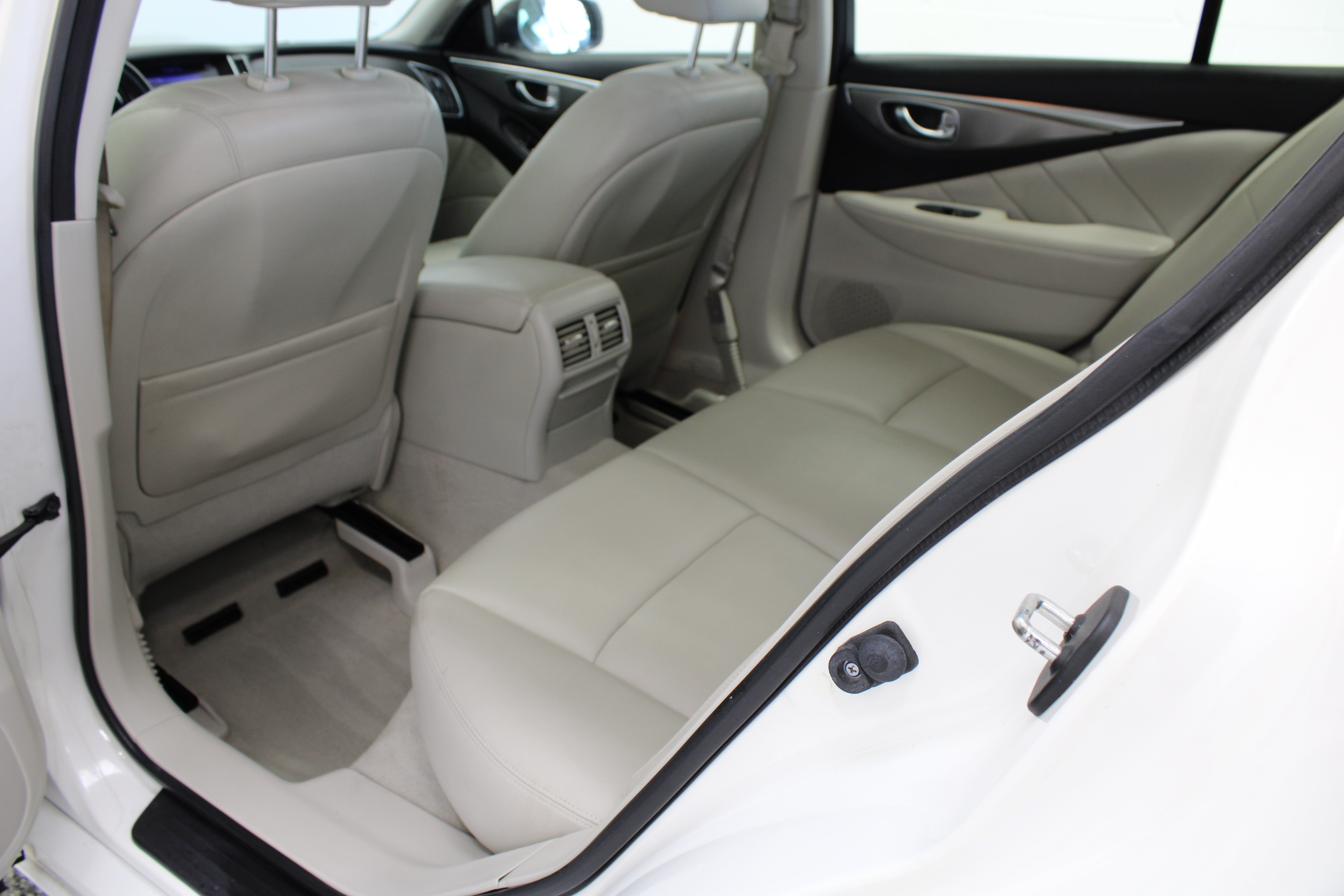 Used 2015 INFINITI Q50 Premium AWD/4WD image 28