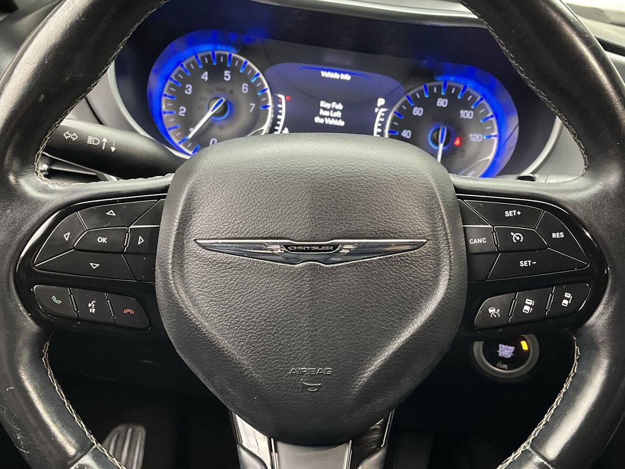 Used 2018 Chrysler Pacifica Touring-L Plus FWD image 15