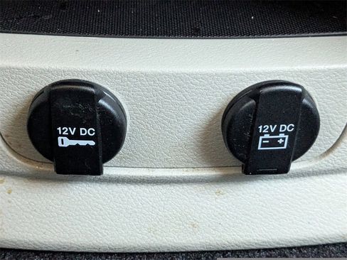 Used 2015 Chrysler Town & Country Touring-L w/ Driver Convenience Group image 29