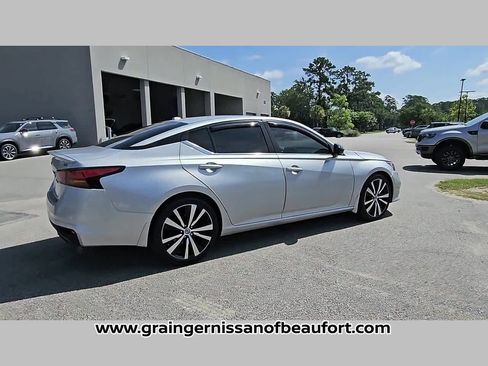 Used 2021 Nissan Altima 2.5 SR w/ SR Premium Package FWD image 32