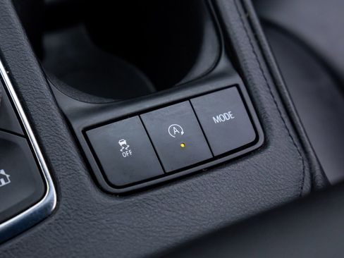 Certified 2023 Cadillac XT4 Premium Luxury image 28