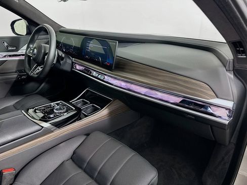 Used 2023 BMW 740i RWD image 29