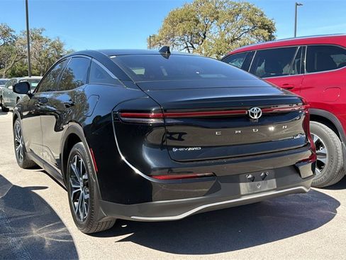 Used 2024 Toyota Crown Limited image 7