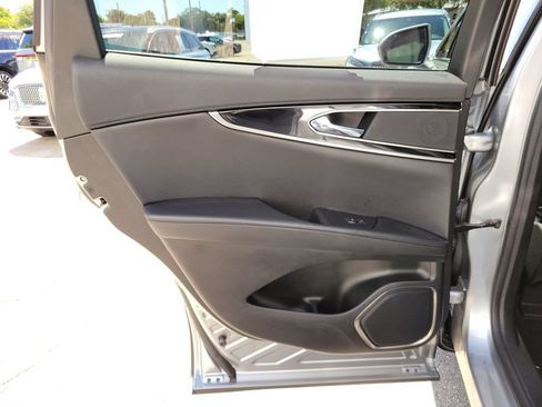 Certified 2022 Lincoln Nautilus FWD image 10