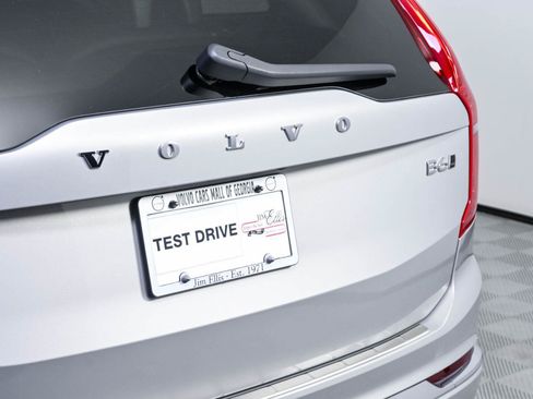 Certified 2023 Volvo XC90 B6 Ultimate w/ Protection Package Premier AWD/4WD image 38