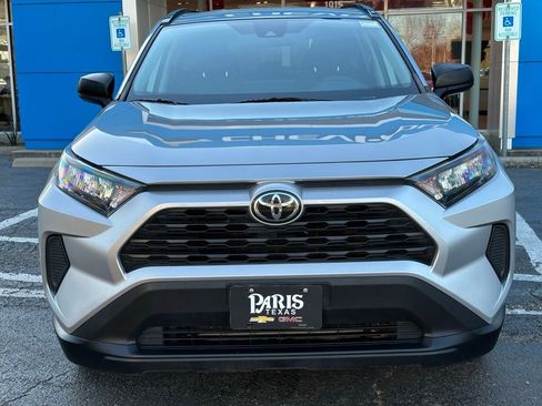 Used 2020 Toyota RAV4 LE image 2