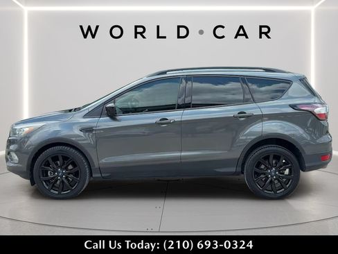 Used 2017 Ford Escape SE w/ Equipment Group 201A FWD image 6