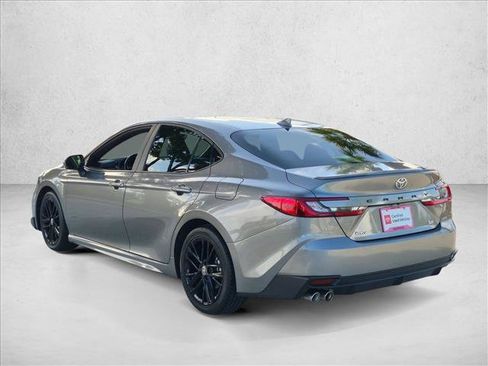 Used 2025 Toyota Camry SE w/ Convenience Package FWD image 7