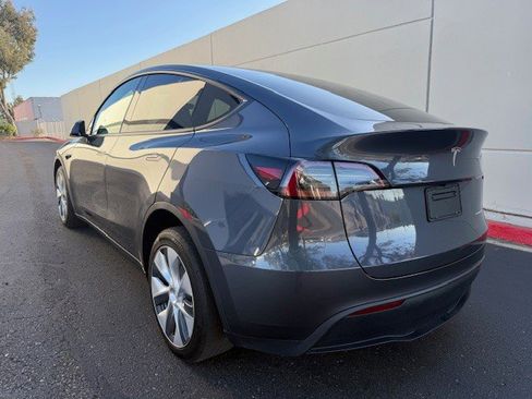Used 2023 Tesla Model Y Long Range image 4
