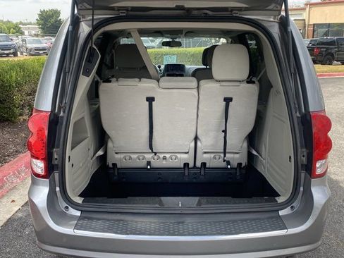 Used 2013 Dodge Grand Caravan SXT w/ UConnect Hands-Free Group FWD image 7
