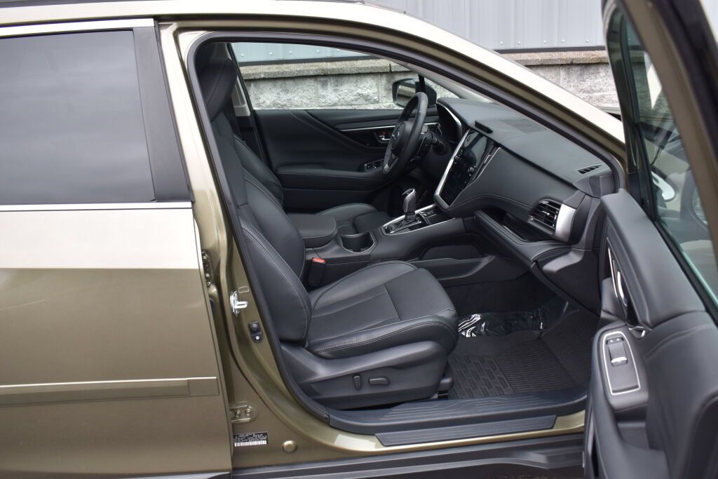Used 2025 Subaru Outback Limited AWD/4WD image 25