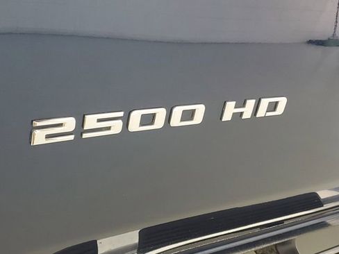 Used 2021 Chevrolet Silverado 2500 LTZ w/ LTZ Premium Package AWD/4WD image 8