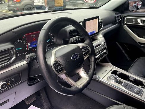 Used 2022 Ford Explorer XLT w/ Equipment Group 202A image 13