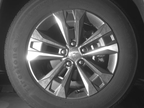 Used 2025 Chevrolet Equinox LT FWD image 13