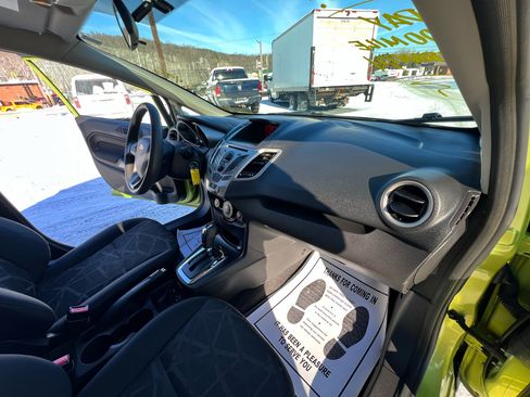 Used 2011 Ford Fiesta SE w/ 201A Rapid Spec Order Code image 23