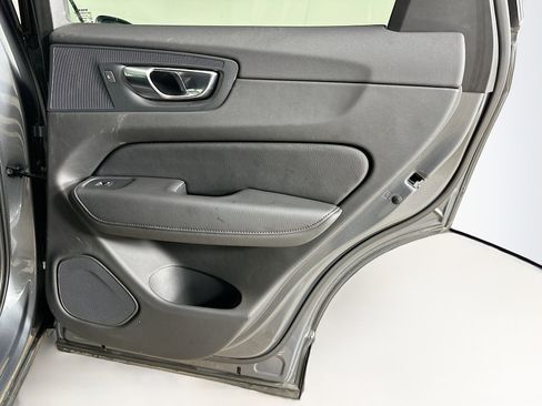 Used 2021 Volvo XC60 T5 Momentum w/ Protection Package Premier FWD image 30