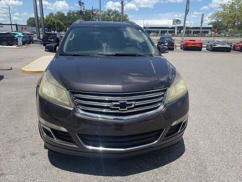 Used 2016 Chevrolet Traverse LT w/ Style and Technology Package FWD image 2