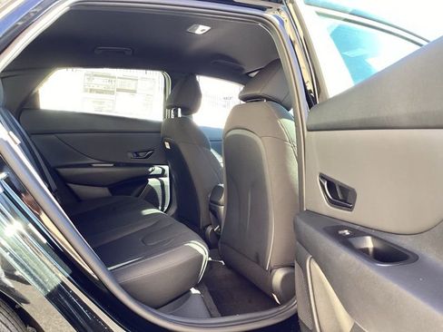 New 2026 Hyundai Elantra SEL Sport FWD image 11