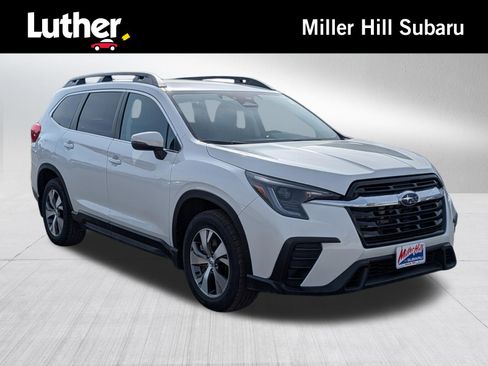 Used 2023 Subaru Ascent Premium w/ Convenience Package image 1