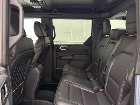 Used 2024 Ford Bronco Badlands image 15