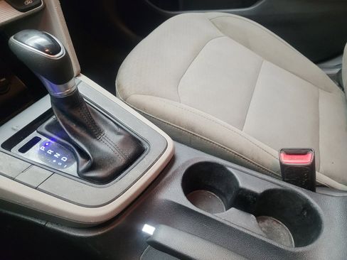 Used 2019 Hyundai Elantra SEL image 26