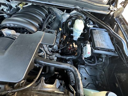 Used 2015 Chevrolet Suburban LTZ image 40