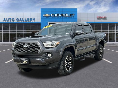 Used 2020 Toyota Tacoma TRD Sport RWD image 1