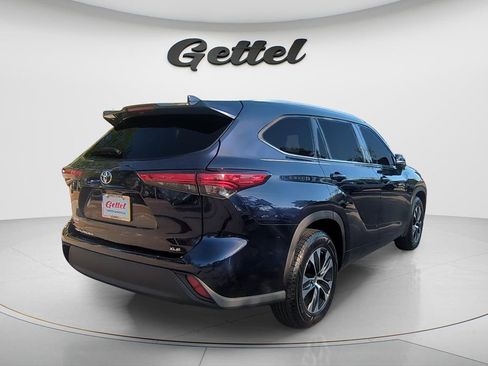 Used 2020 Toyota Highlander XLE FWD image 5