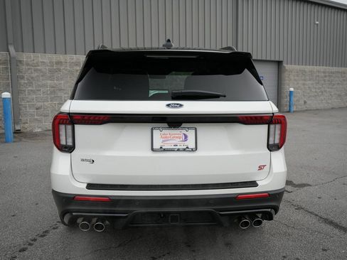 New 2026 Ford Explorer ST RWD image 15