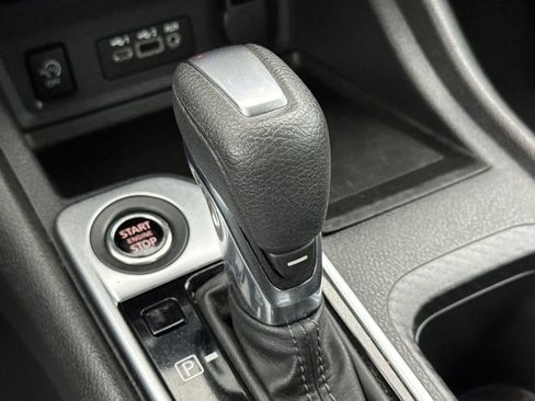 Used 2024 Nissan Sentra SV FWD image 19