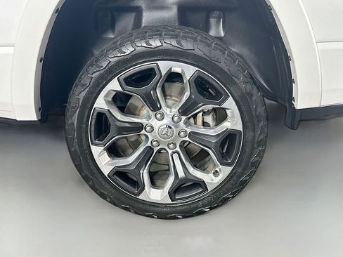 Used 2019 RAM 1500 Limited image 33
