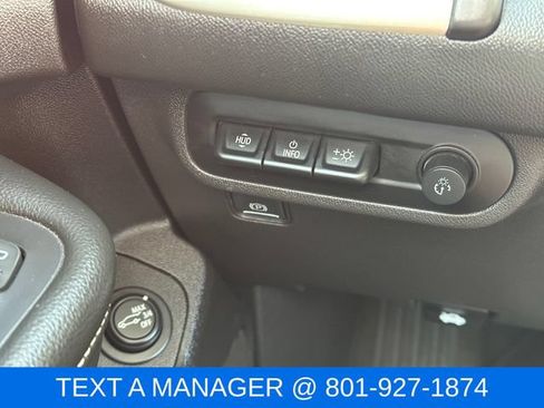 Used 2024 GMC Terrain Denali AWD/4WD image 31